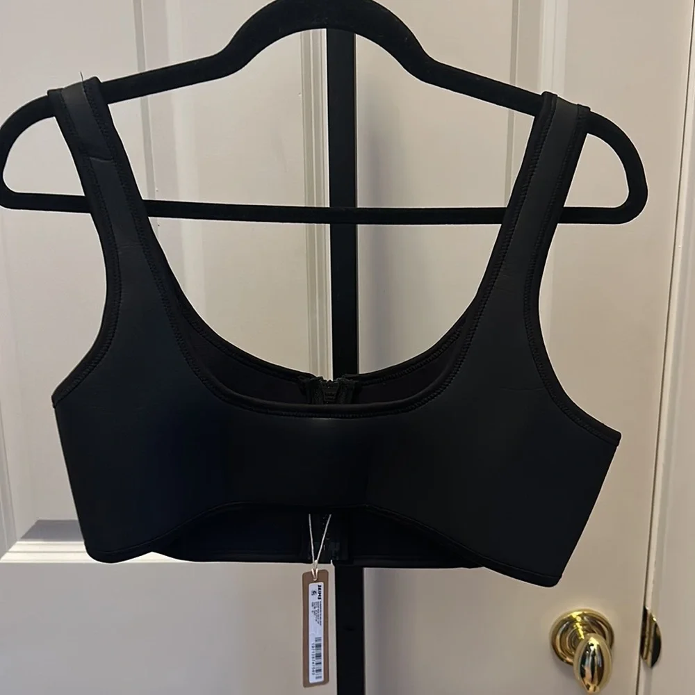 SKIMS RUBBERIZED SCUBA SWIM SCOOP NECK BIKINI TOP in Onyx NEW